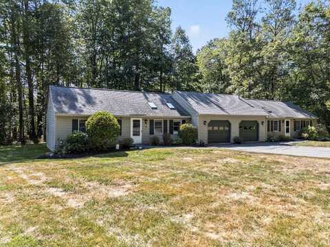 69 Gail Lane, Yarmouth, ME 04096