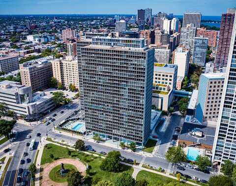 330 W Diversey Parkway, Chicago, IL 60657