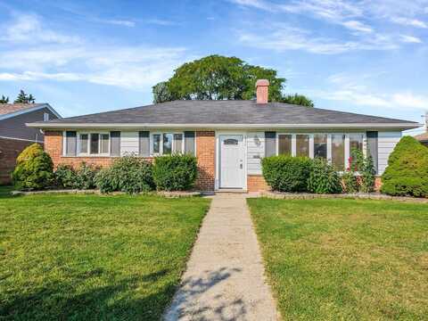 1056 E Villa Drive, Des Plaines, IL 60016
