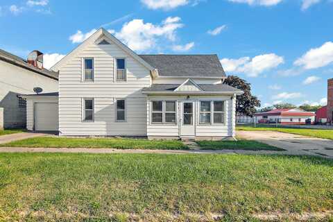 225 W Station Street, Saint Anne, IL 60964