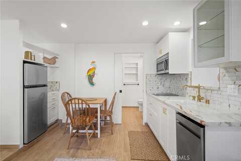 2258 Helios Drive 1/2, Los Angeles, CA 90068