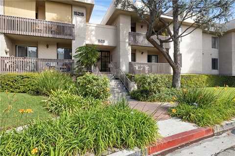 15215 Magnolia Boulevard, Sherman Oaks, CA 91403