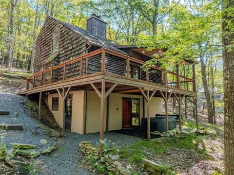 100 Ginger Court, Terra Alta, WV 26764