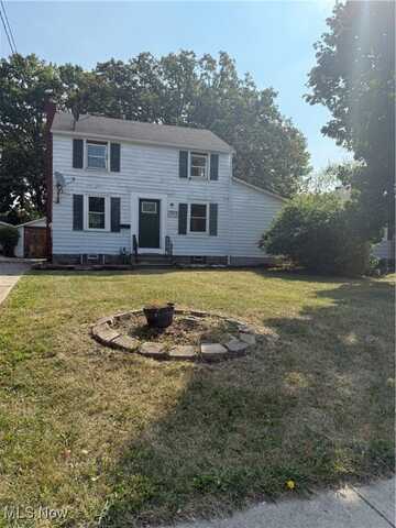 513 Gulf Road, Elyria, OH 44035