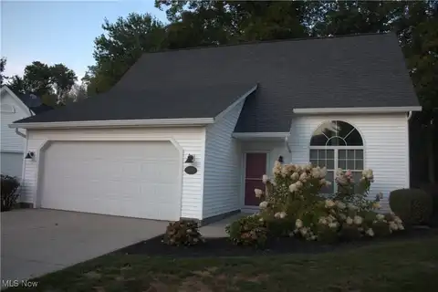 123 Woodbine Oval, Madison, OH 44057