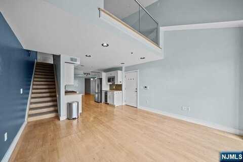 8917 River Road 8, North Bergen, NJ 07047