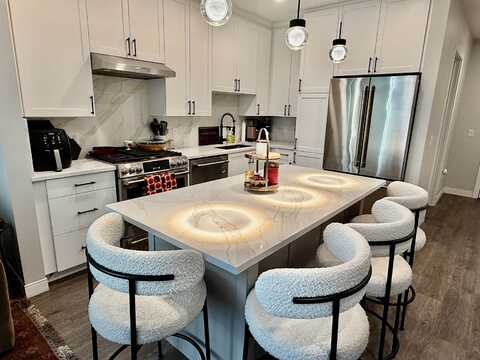 18 Artisan Drive, Salem, NH 03079