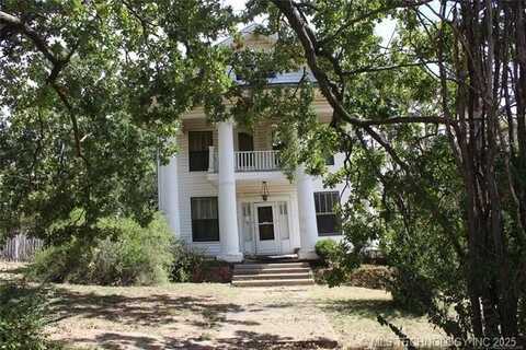 512 N 4th Street, Henryetta, OK 74437