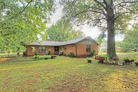 9904 E Northlea Street, Claremore, OK 74017
