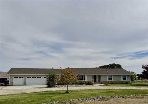 17 Shoshone River Dr, Cody, WY 82414