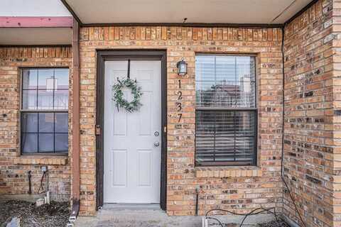 1237 Dallas Drive, Denton, TX 76205