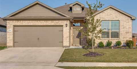 8900 Trumpeter Lane, Fort Worth, TX 76131