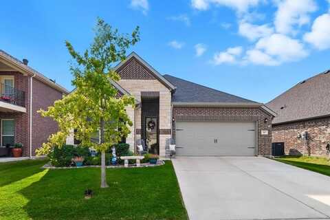 317 Bayonet Drive, Fort Worth, TX 76108