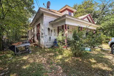 1413 N Wilhite Street, Cleburne, TX 76031