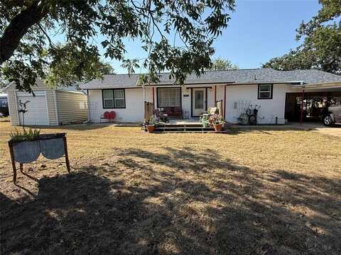 501 E Fitzgerald Street, Bangs, TX 76823