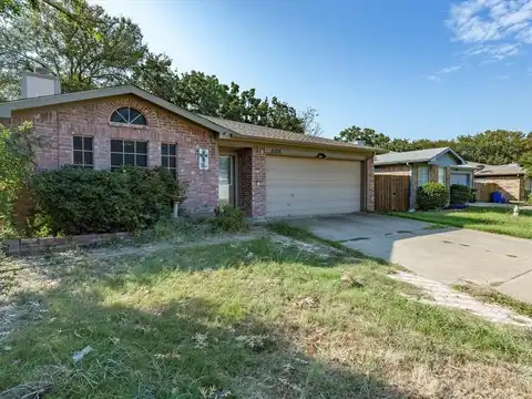 1105 Stone Creek Drive, Mansfield, TX 76063