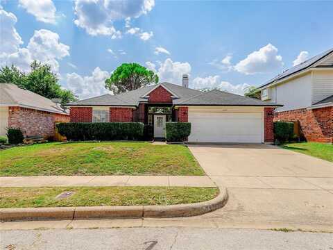 2621 Forest Creek Drive, Fort Worth, TX 76123