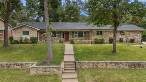 1212 Brookside Drive, Hurst, TX 76053