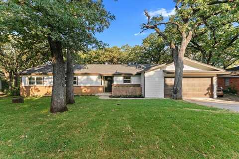 1216 Briarwood Boulevard, Arlington, TX 76013