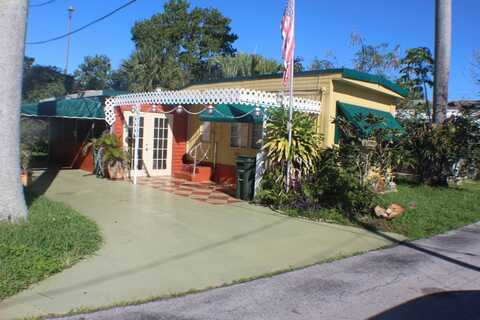 2 Susan Circle, Lake Worth, FL 33463