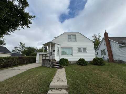619 1st St NE, Devils Lake, ND 58301