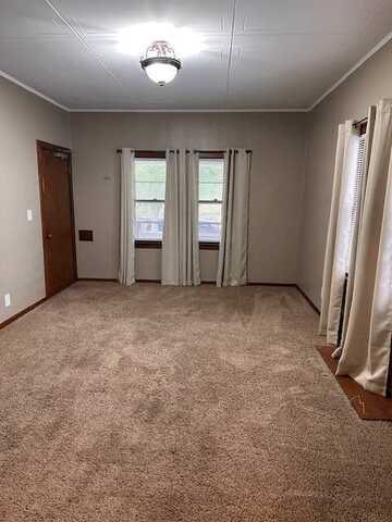 3819 S 48th St, Lincoln, NE 68506