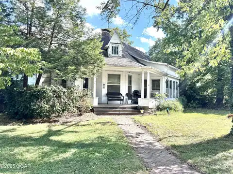 301 S Hamilton Street, Neosho, MO 64850
