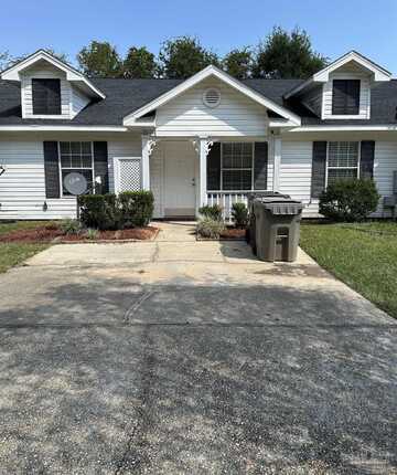 5602 West Shore Dr, Pensacola, FL 32526