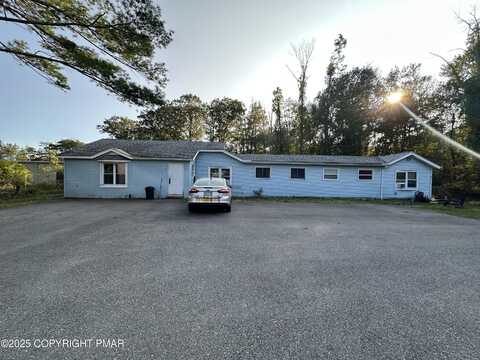 111 Trailer Court, Cresco, PA 18326
