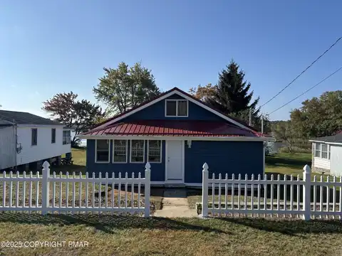 75 Third Street, Gouldsboro, PA 18424