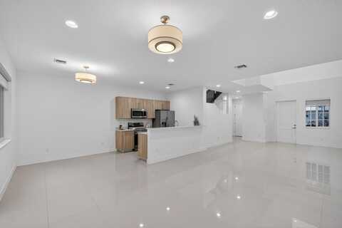 737 SE 1st Ct, Pompano Beach, FL 33060