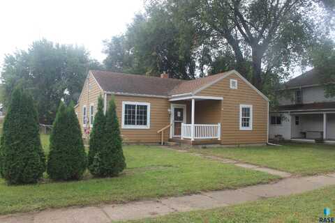 484 E 2nd St, Parker, SD 57053