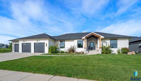 2205 S Meadowview Ave, Sioux Falls, SD 57110