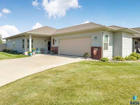 5004 E 62nd St, Sioux Falls, SD 57108