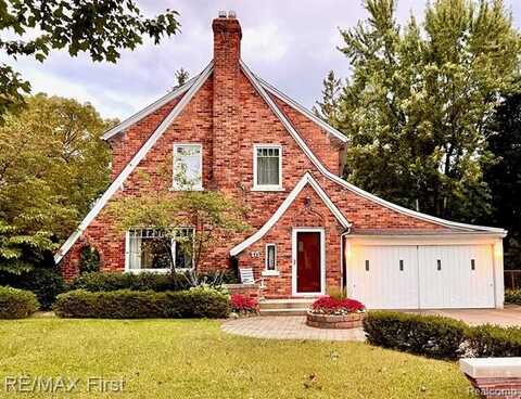 815 W Oakridge Street, Ferndale, MI 48220
