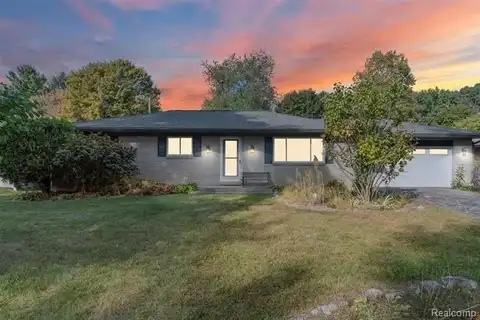 1636 Petrolia Drive, West Bloomfield, MI 48324