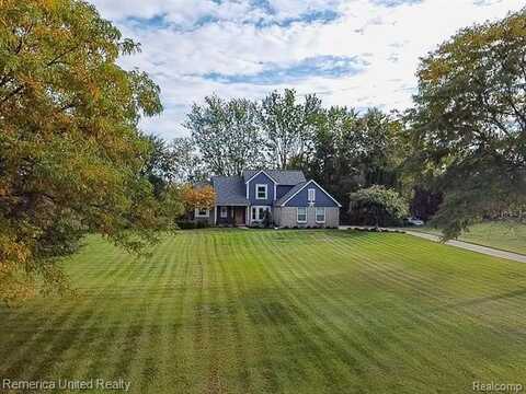 134 Amber Glen Drive, Howell, MI 48843