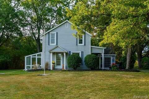 110 Oakwood Road, Ortonville, MI 48462