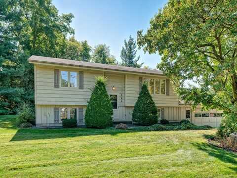 688 W Wentworth Avenue, Mendota Heights, MN 55118