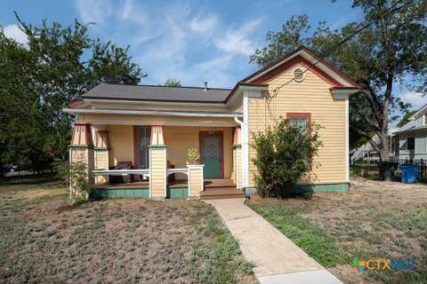 404 N Milam Street, Seguin, TX 78155