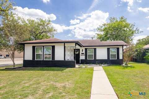 1209 E Polk Avenue, Victoria, TX 77901