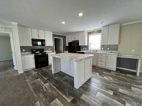 40040 N Cornwall Cir, Sterling Heights, MI 48310