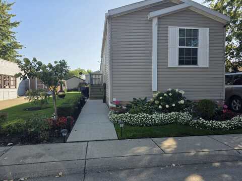 17004 Argyle, Macomb, MI 48044