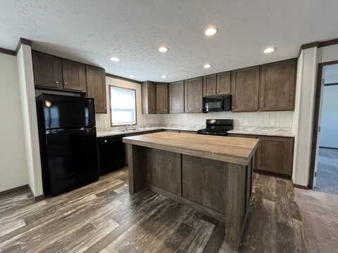 40636 Keyes Ct, Sterling Heights, MI 48310