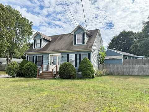 13 Willow Road, Smithfield, RI 02828