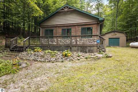 11925 Yates Road, Copemish, MI 49625