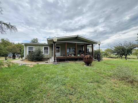 1720 NE 54th St, Topeka, KS 66617