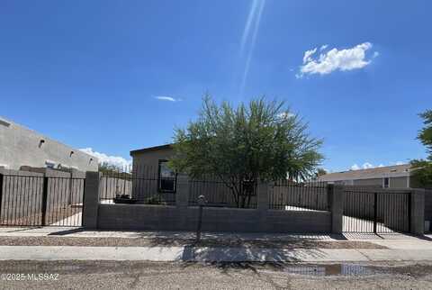 738 E Calle Bayona, Tucson, AZ 85706