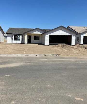 1166 S Royal Oak Court W, Porterville, CA 93257