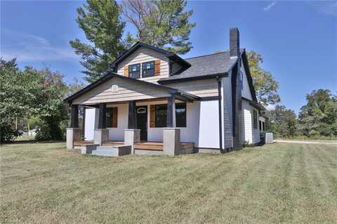 1826 N Oak Ridge Church Road, Yadkinville, NC 27055